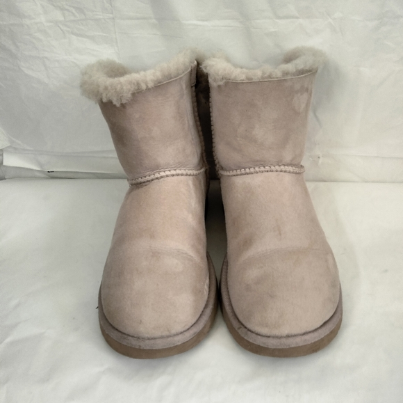 UGG🔴Classic bailey bow boots size 9 - Picture 4 of 12
